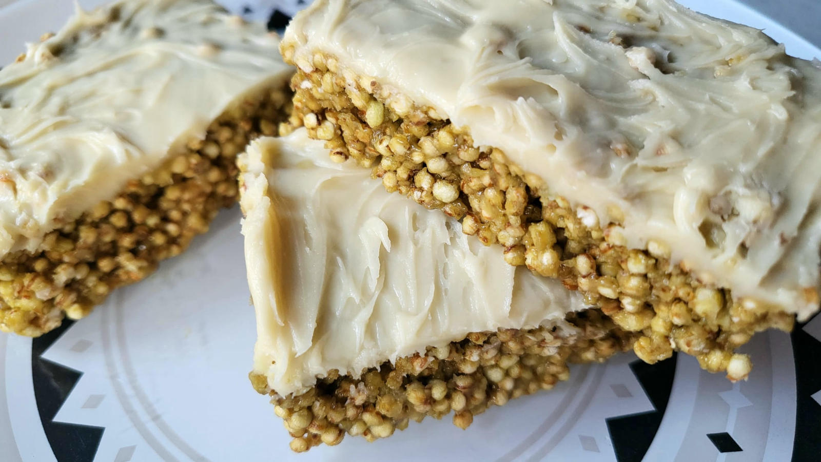 Barrette proteiche al pistacchio e cioccolato bianco