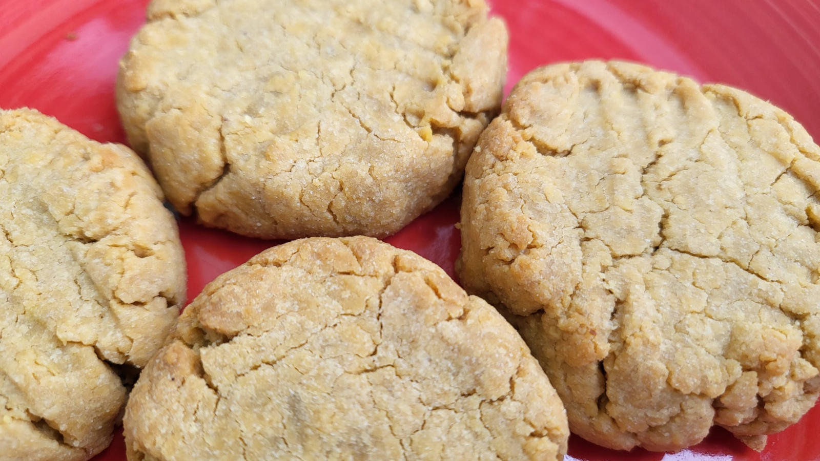 Biscotti proteici al burro d'arachidi