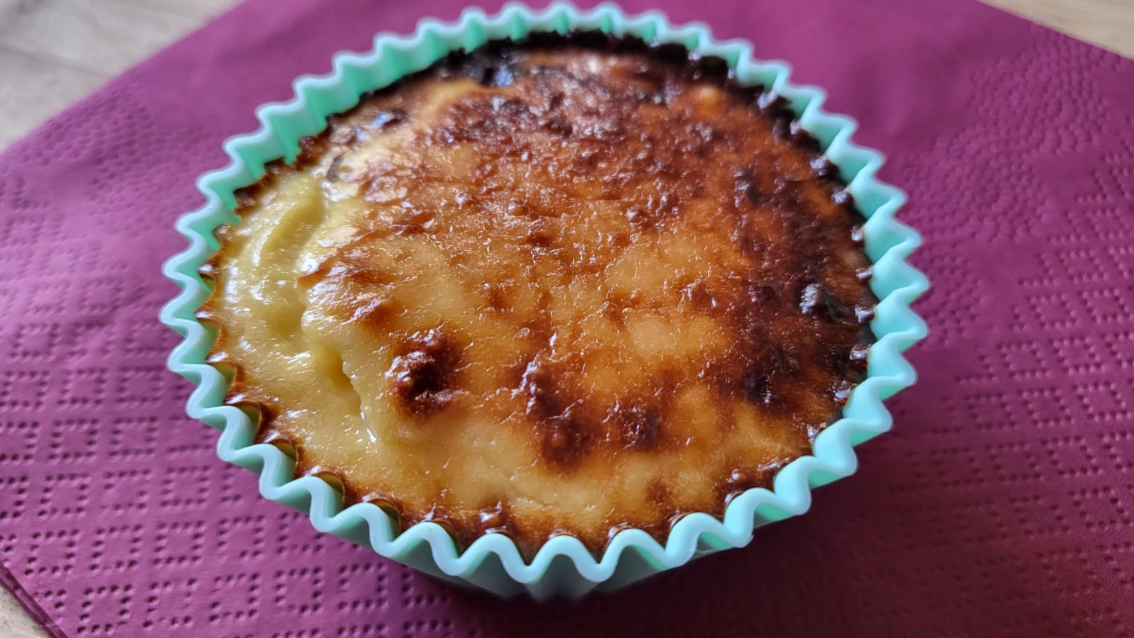 Cheesecake proteica alla vaniglia e cioccolato