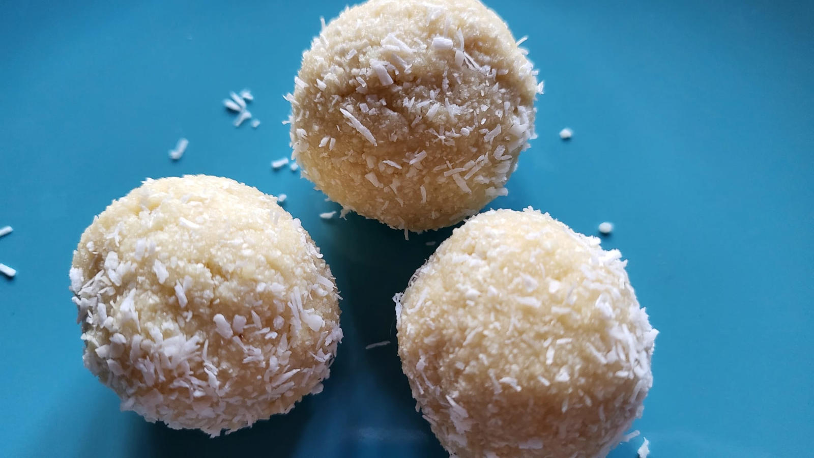 Palline proteiche allo yogurt greco