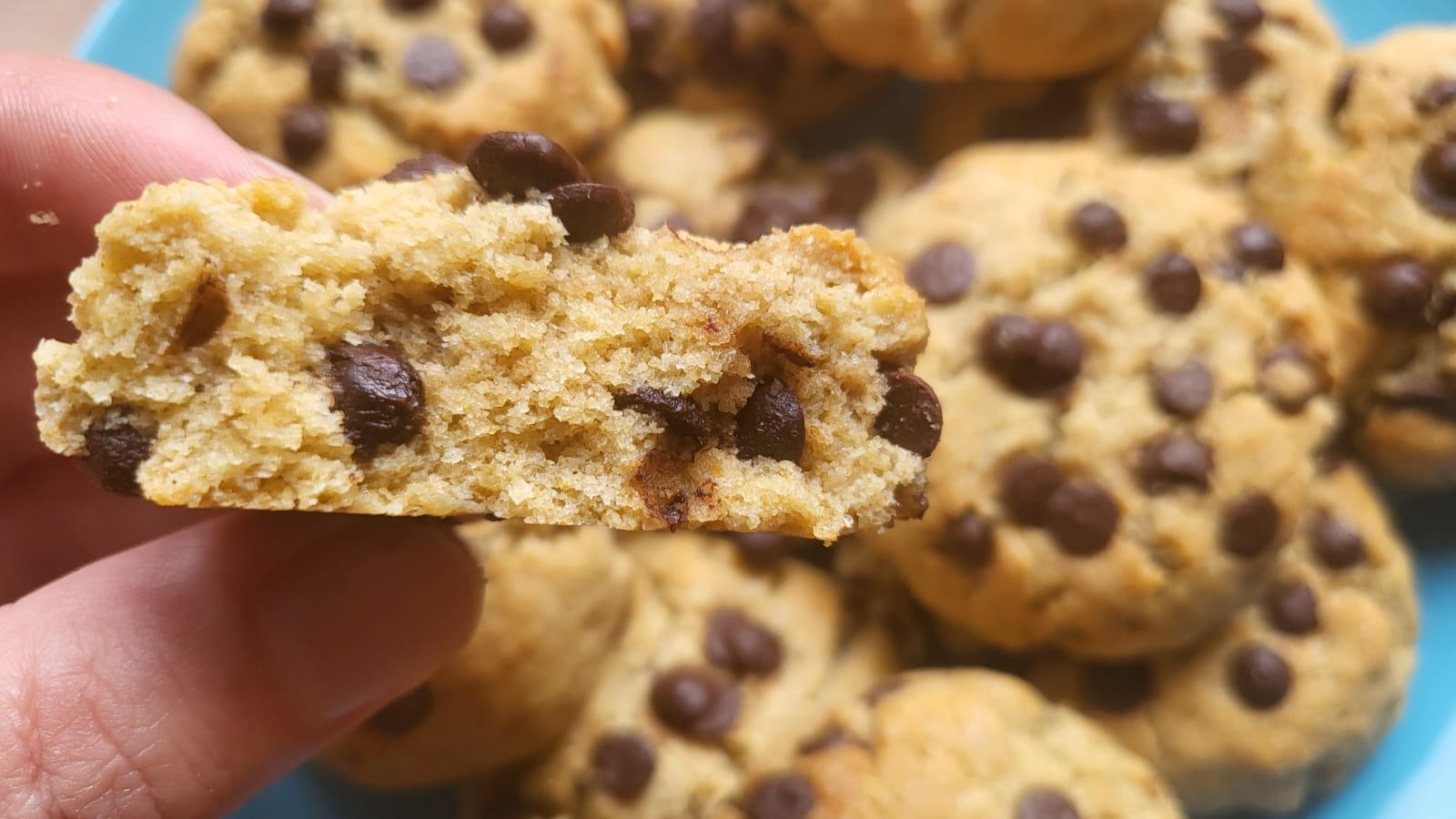 Biscotti di avena proteici con gocce di cioccolato