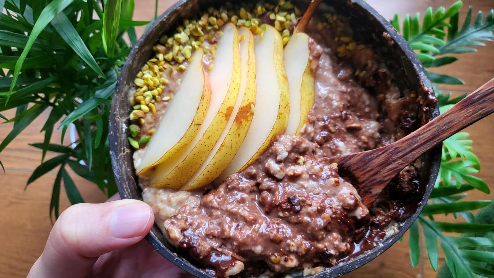 Porridge proteico pera e cioccolato