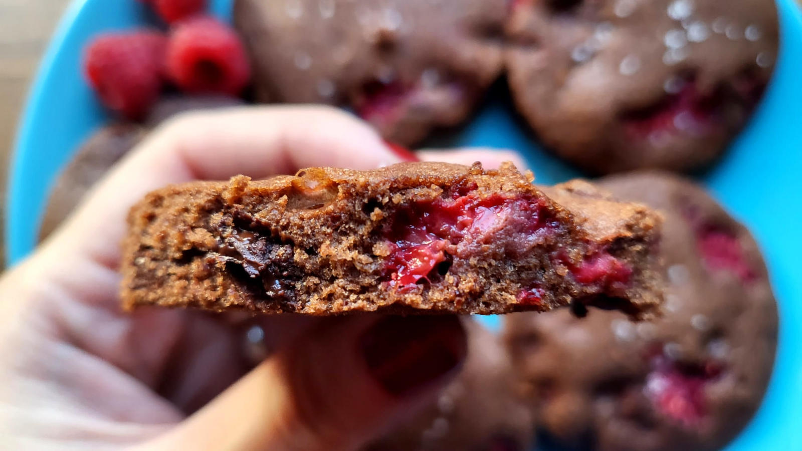 Cookies di avena al cioccolato e lamponi