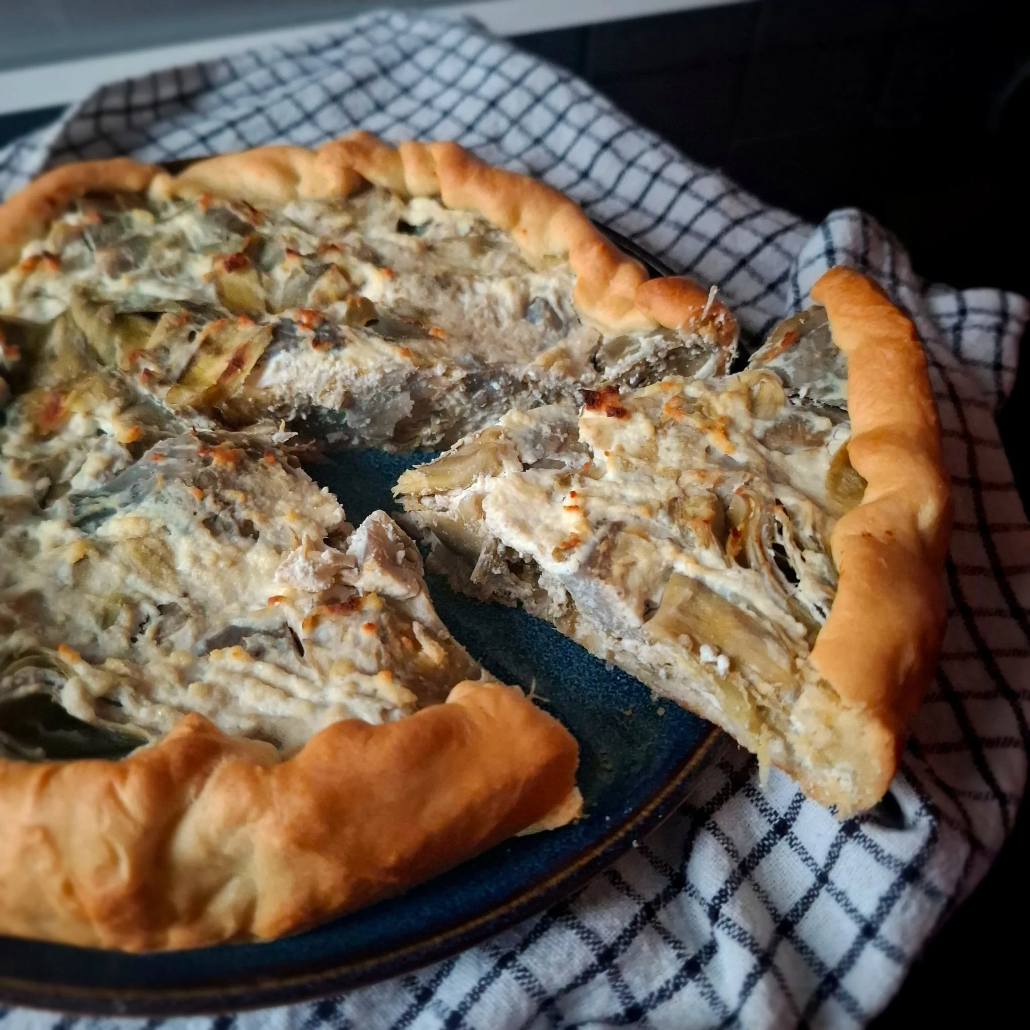 Torta salata con carciofi