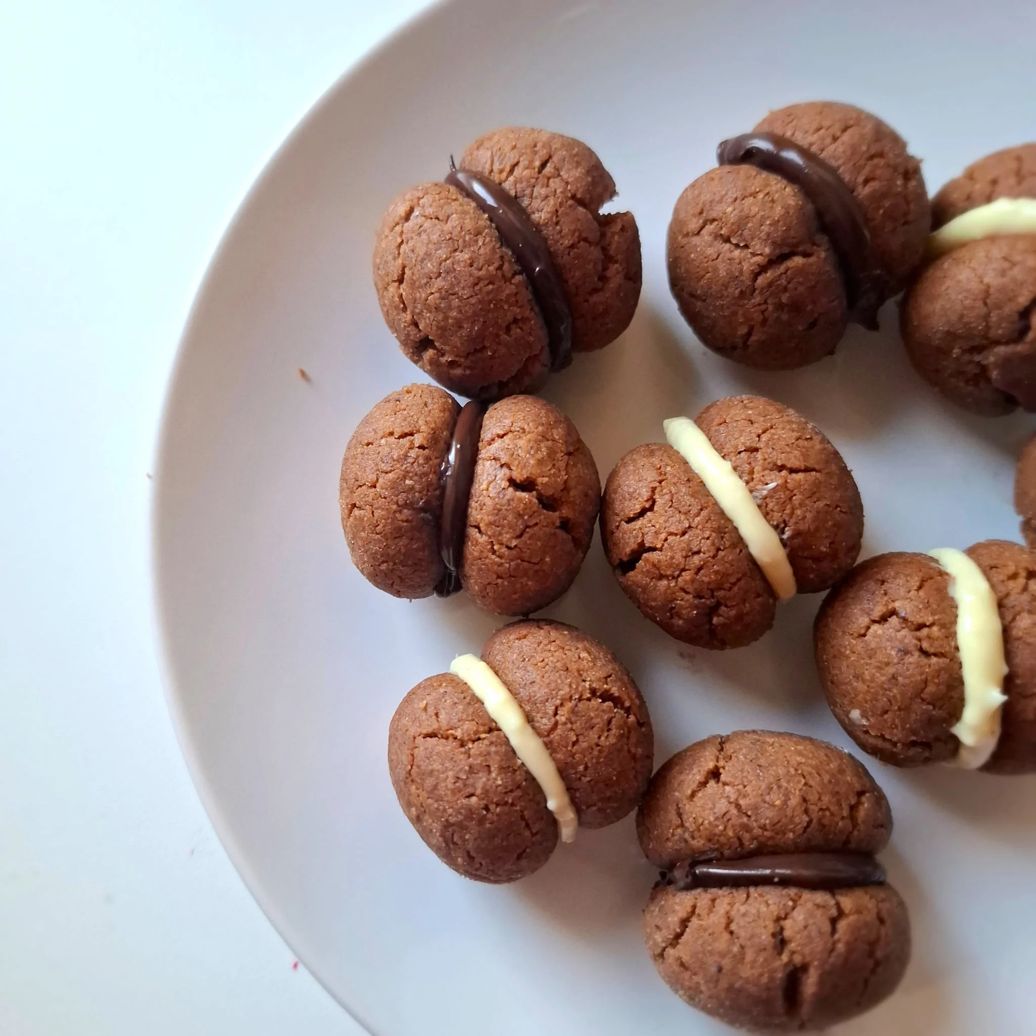 Baci di Dama al cacao