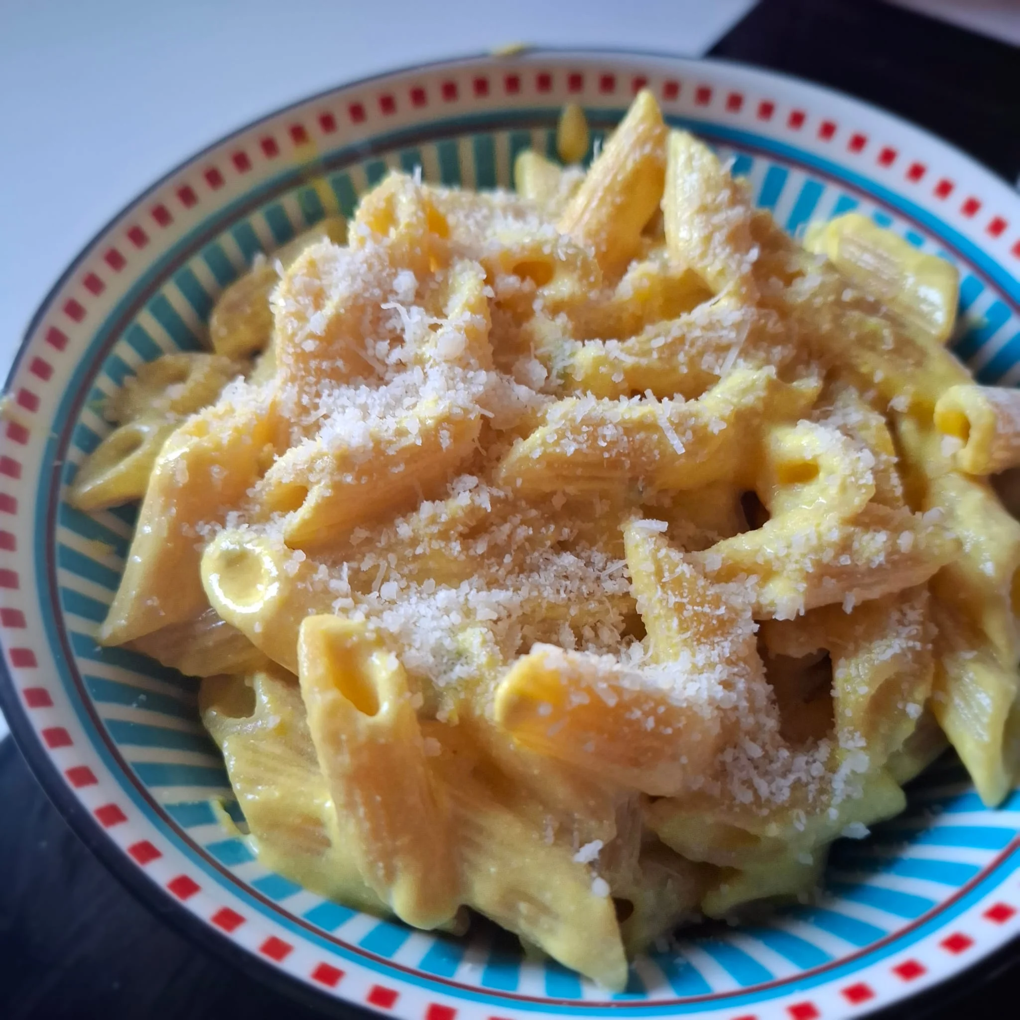 Pasta cremosa gorgonzola e zafferano