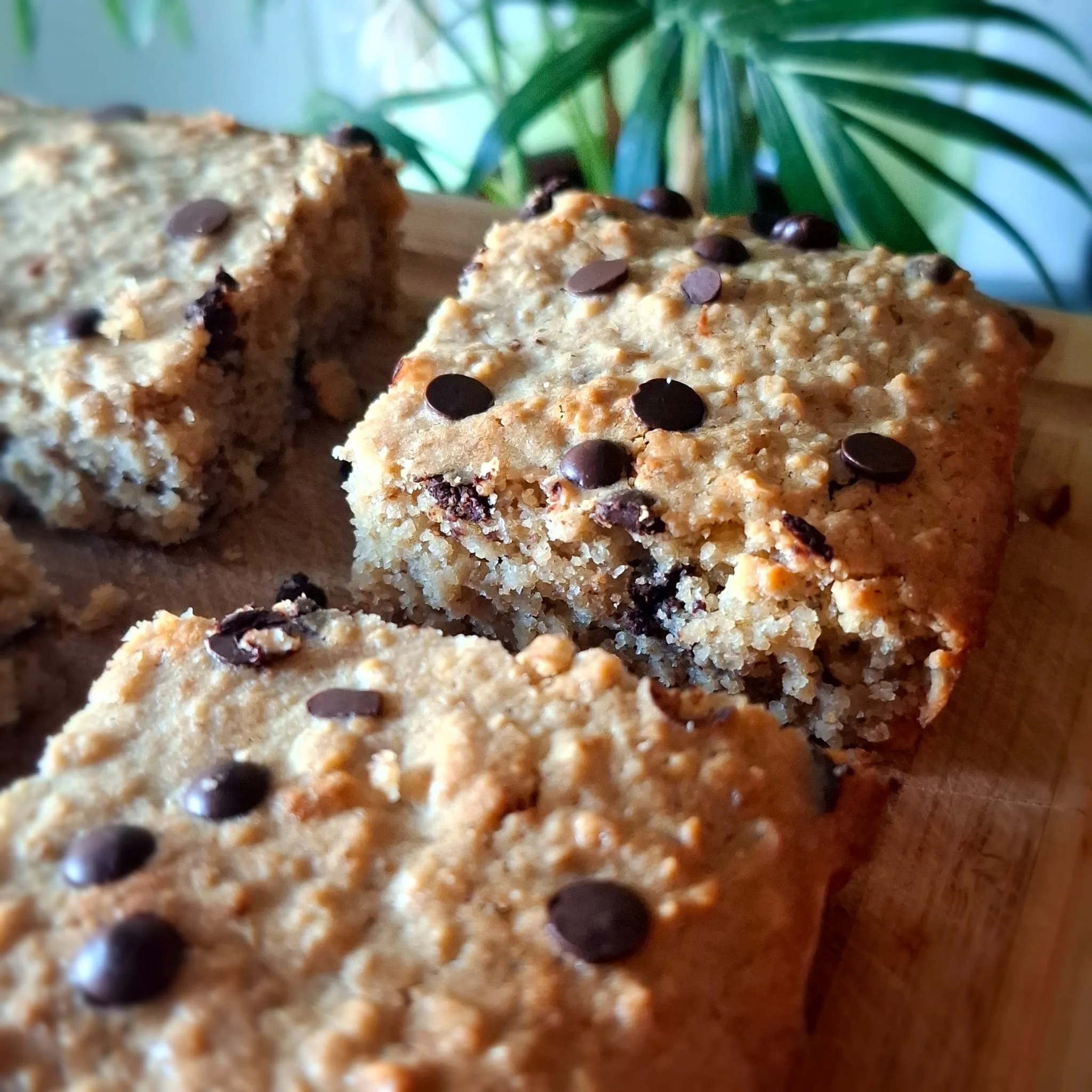 Quadrotti di avena e gocce di cioccolato