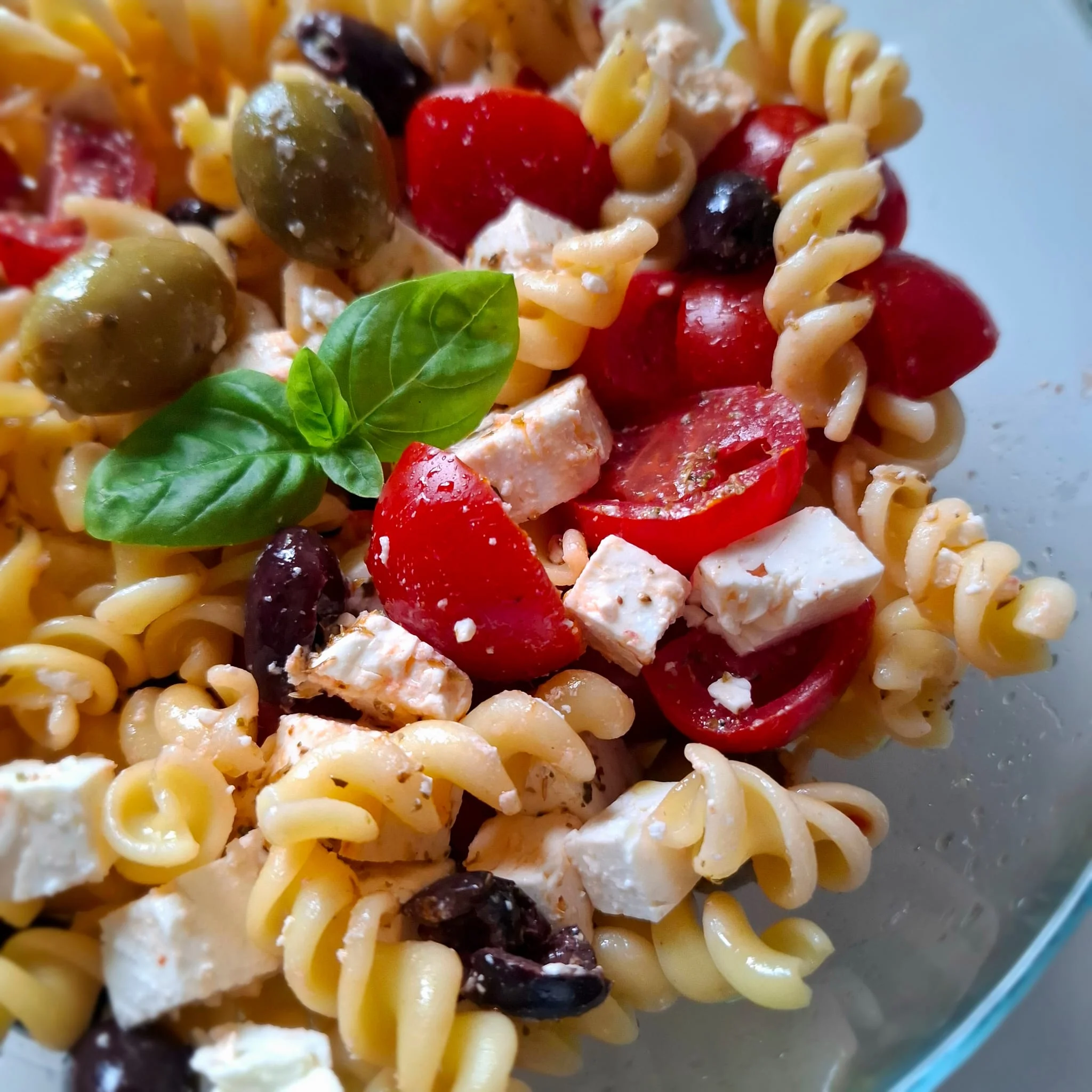 Pasta fredda alla greca - Insalata di pasta alla greca