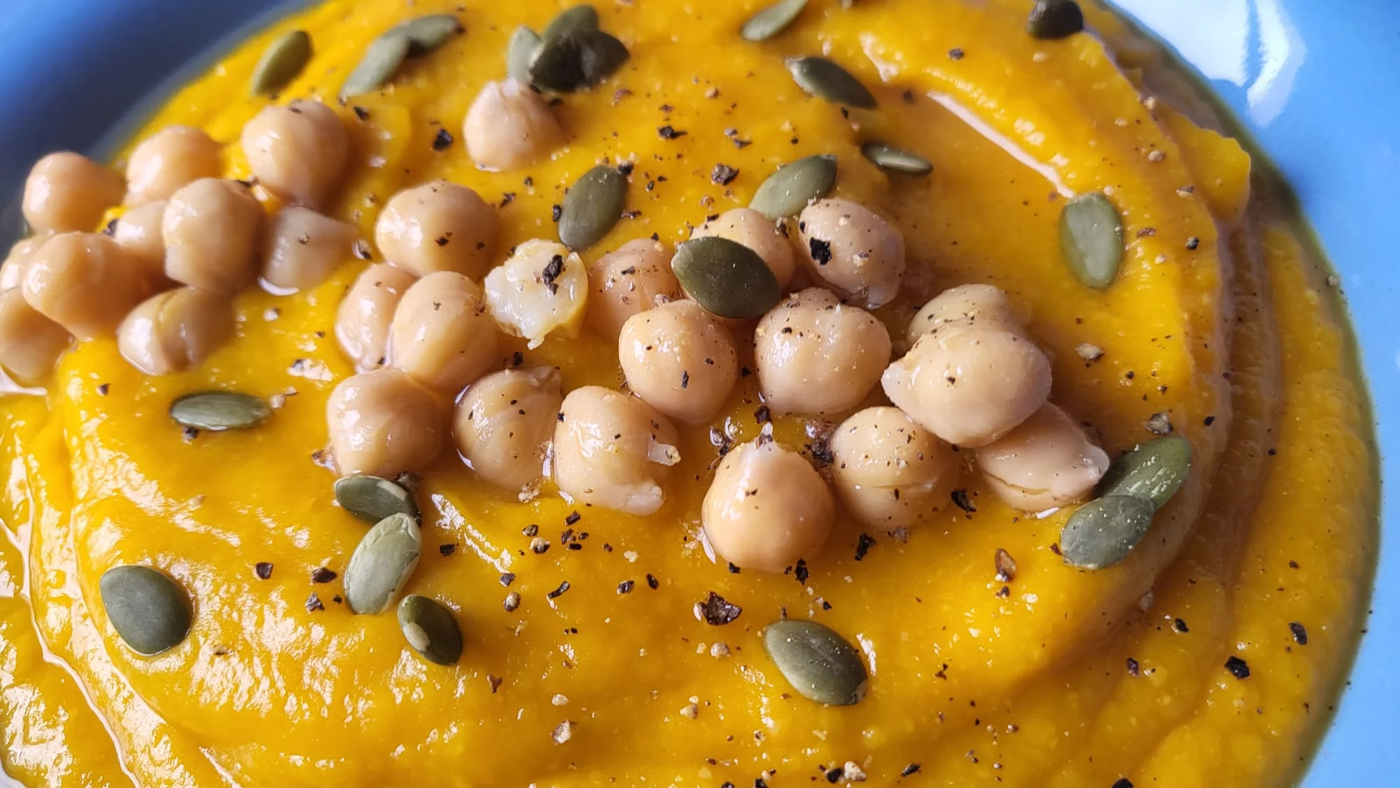 Zuppa di zucca con ceci