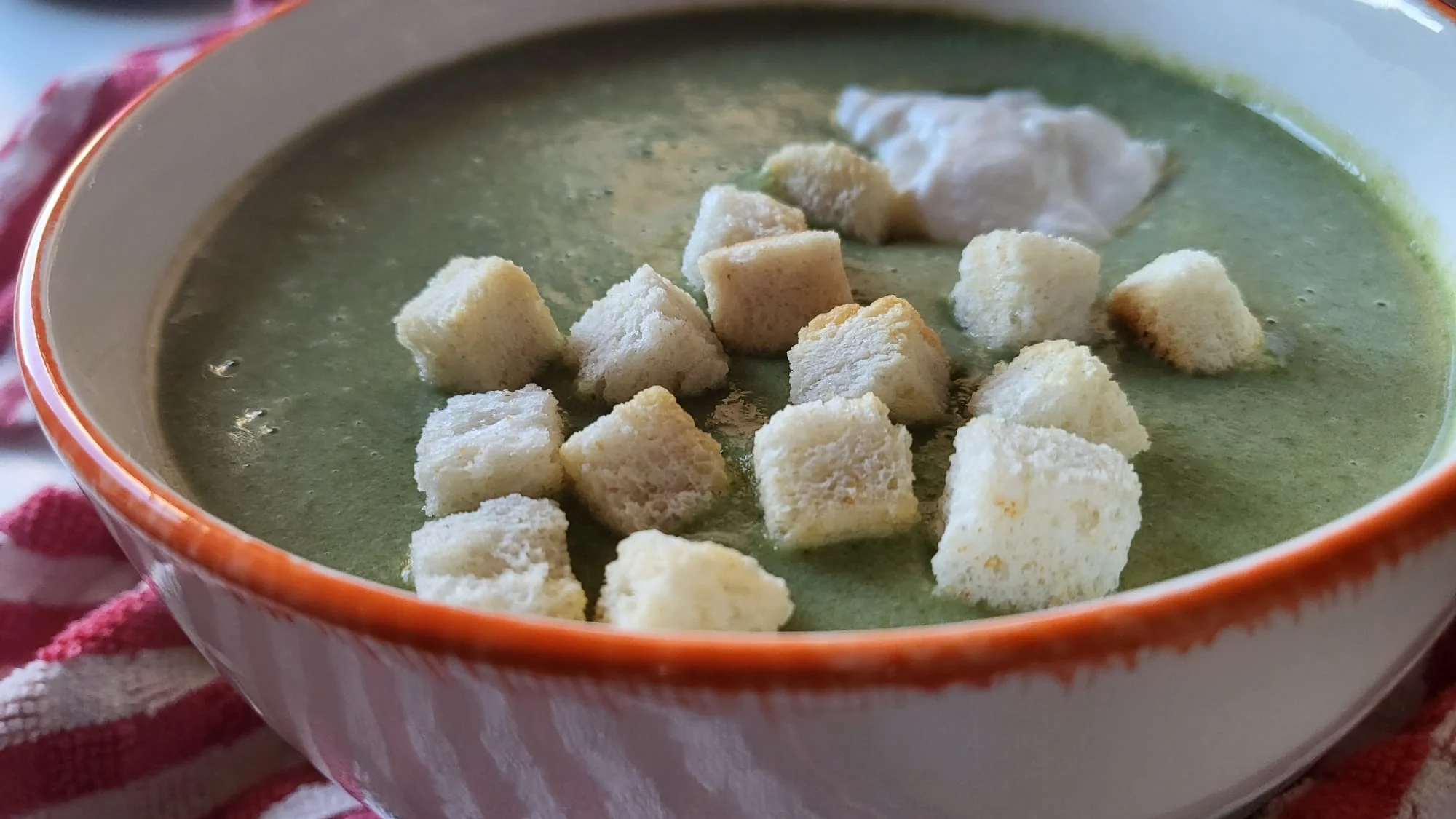 Vellutata di spinaci e ricotta